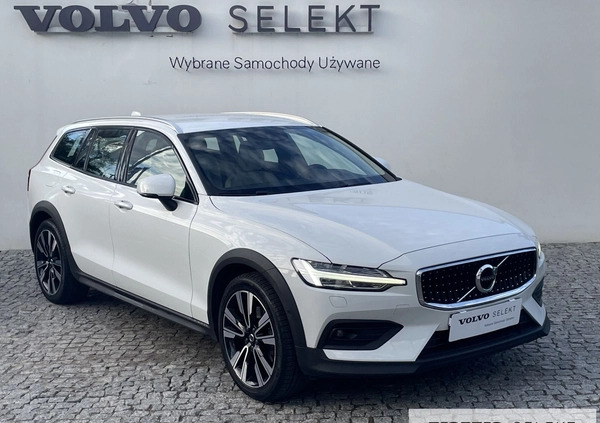 Volvo V60 Cross Country cena 144900 przebieg: 128990, rok produkcji 2019 z Warszawa małe 596